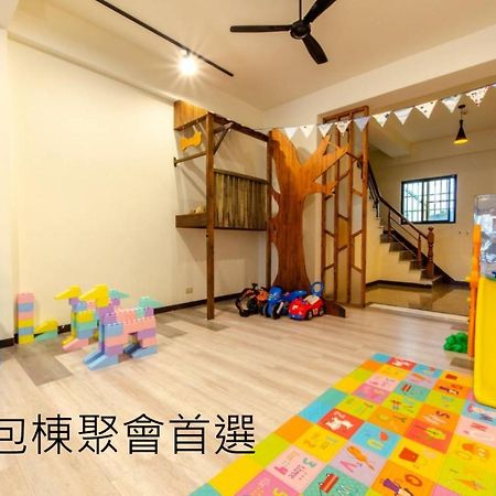 安平宜居包棟 Ktv 民宿-依人數開放房型 Đài Nam Ngoại thất bức ảnh