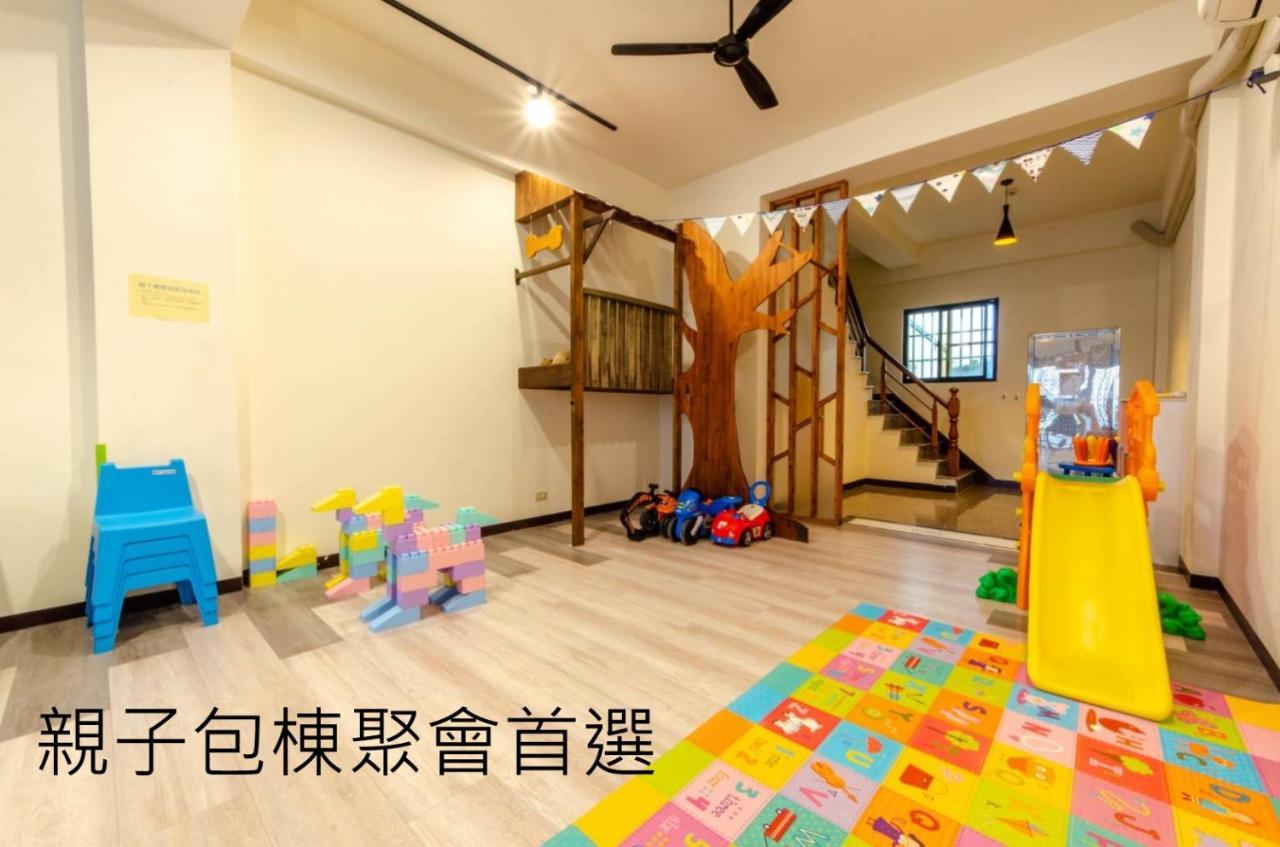 安平宜居包棟 Ktv 民宿-依人數開放房型 Đài Nam Ngoại thất bức ảnh